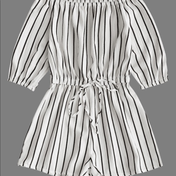 Off Shoulder Tied Bowknot Striped Romper - Picture 3 of 4